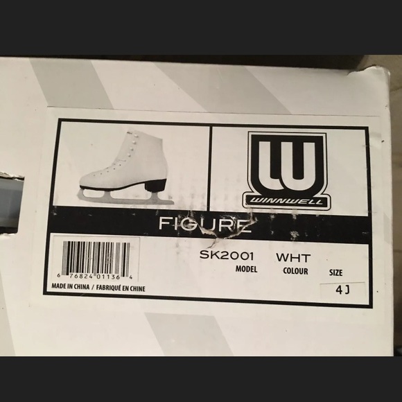 Winnwell Girls Figure Skates Size 4J Scratched - Picture 12 of 12